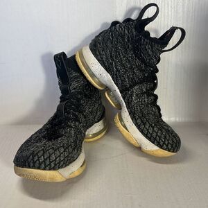 Nike Lebron‎ XV 15 'Ashes' GS Basketball Shoes - 922811-002 Oreo Size 5Y